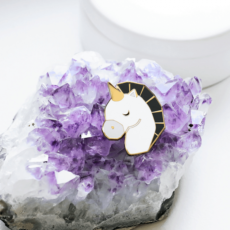 Broche Grey Unicorn, Sketch Inc., 16 euros