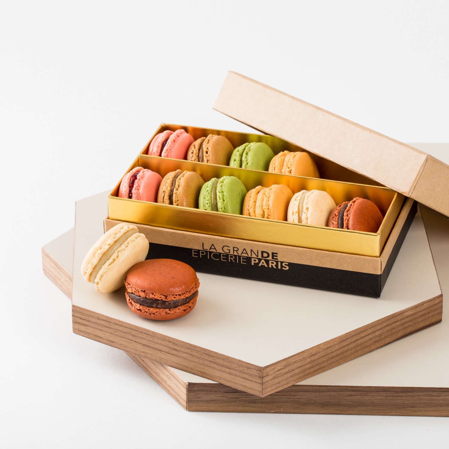 Assortiment de 12 macarons classiques, La Grande Epicerie de Paris, 20,40 euros