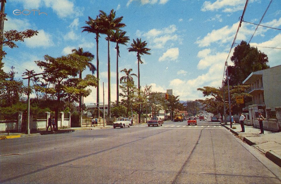 Paseo Colón