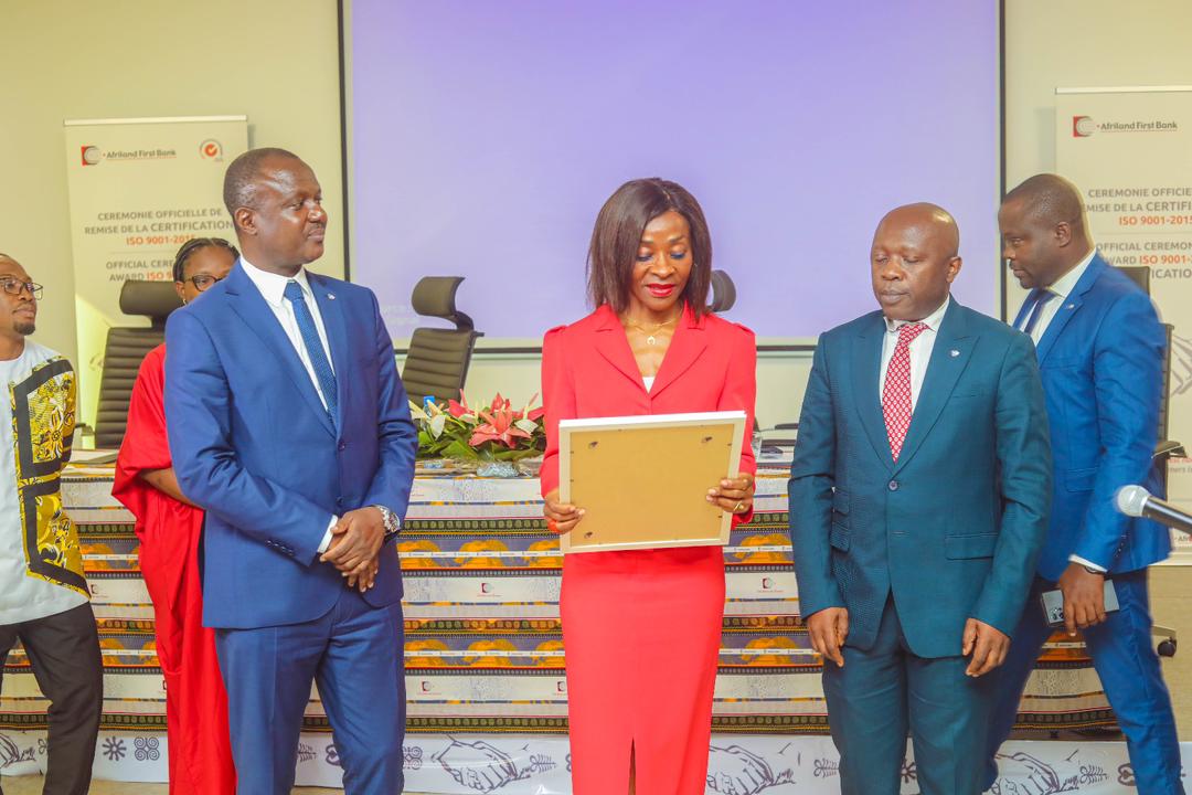 Afriland First Bank reçoit le Certificat ISO 9001-2015 : un engagement renforcé envers l'excellence et la satisfaction client