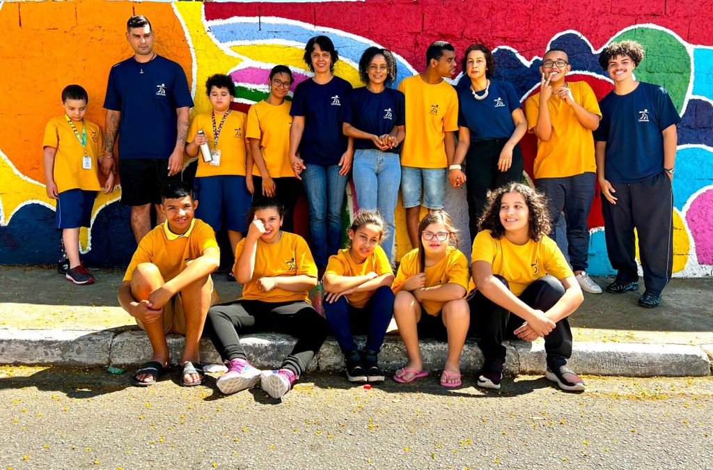 Programa Beija-Flor do Caminhando para Crianças com Deficiência Programa Beija-Flor do Caminhando para Crianças com Deficiência