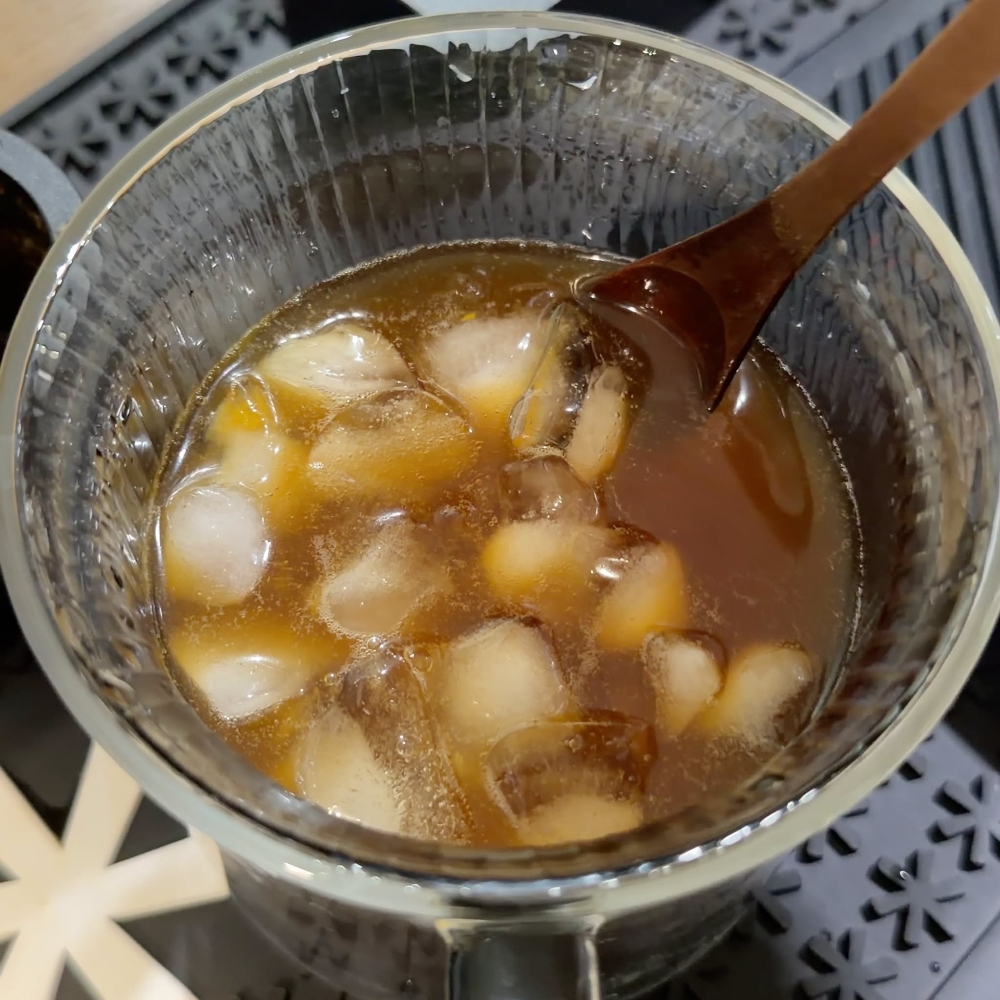 冰手沖為什麼不穩定？先把冰塊算進水粉比