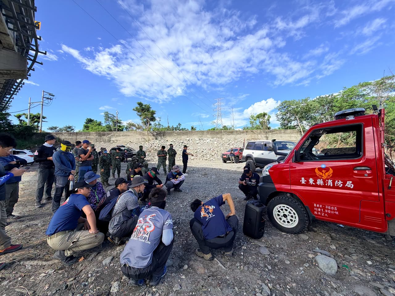 軍方跟消防的駕駛，為什麼連小土坡都繞路？台東急難防災駕駛演練觀察