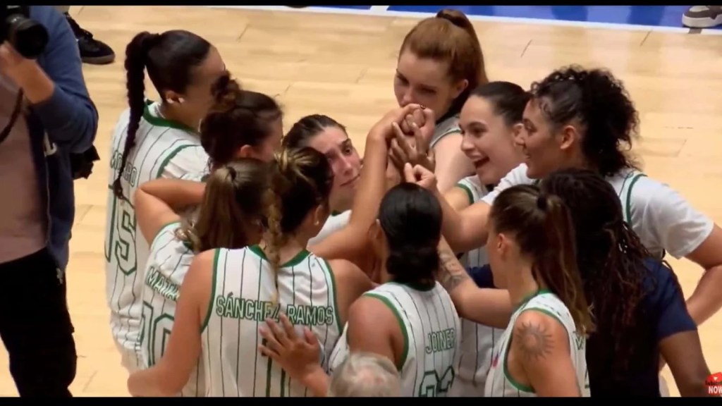 Jugadoras BAXI conjura Jugadoras del Baxi en el partido de eurocup