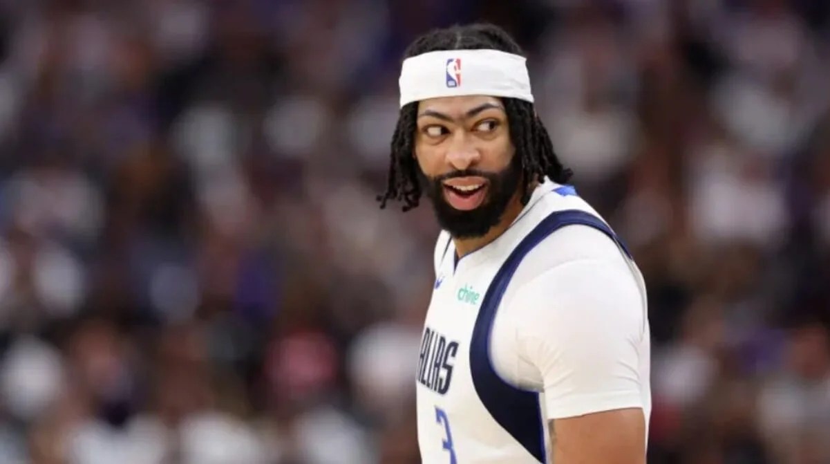 Anthony Davis, jugador de Dallas Mavericks de la NBA