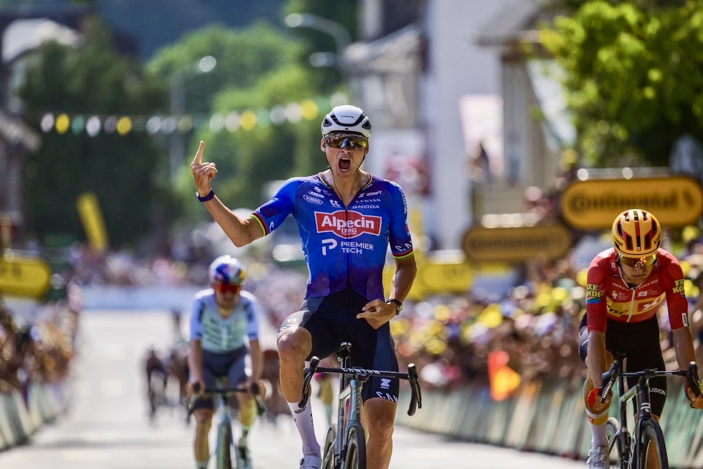CapoVelo.com - DMT Celebrates 2022 Giro d'Italia with Special