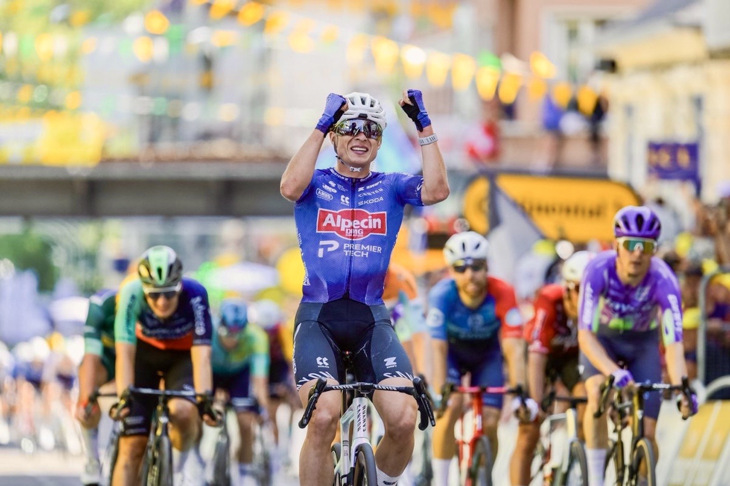 CapoVelo.com - DMT Celebrates 2022 Giro d'Italia with Special