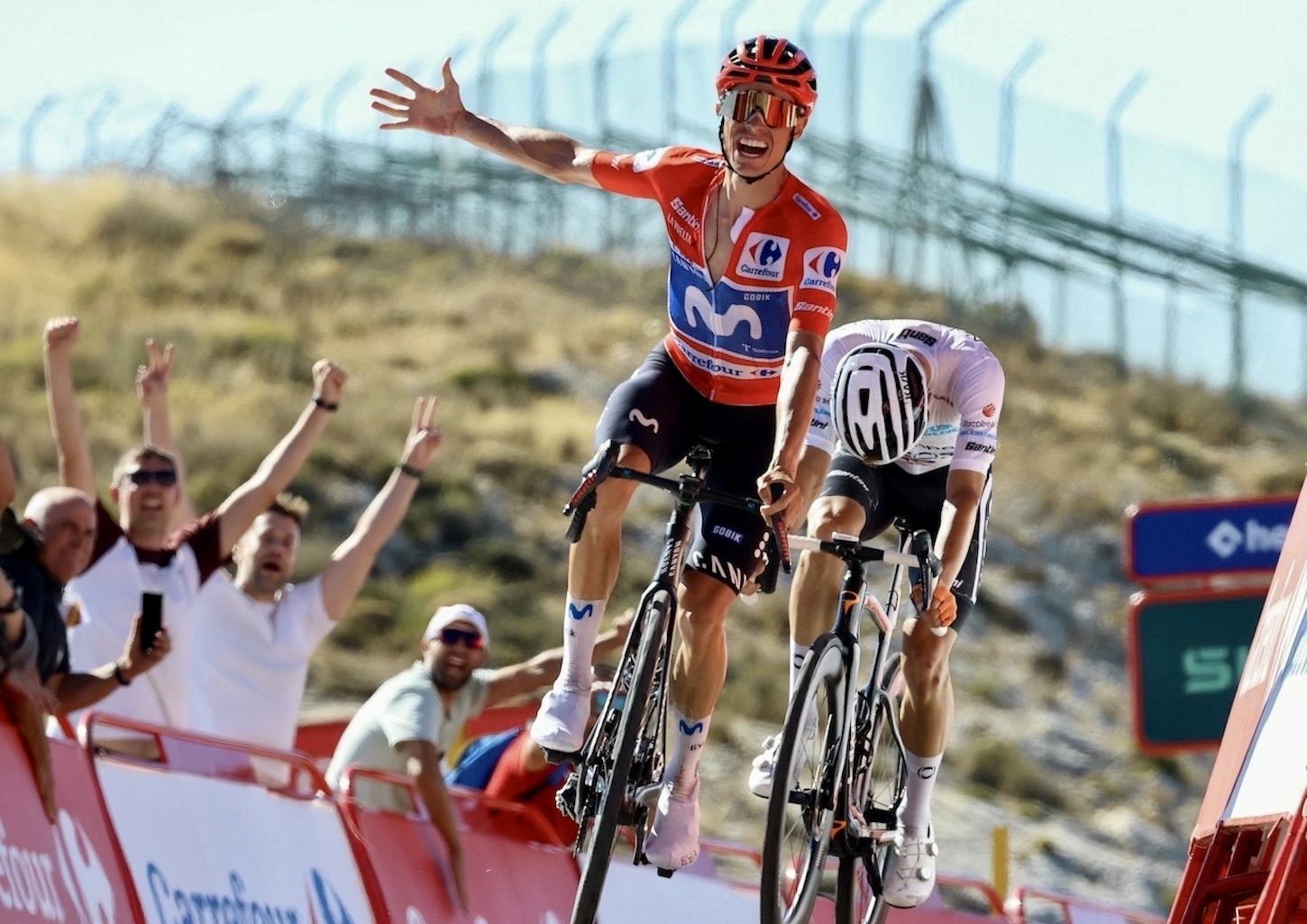 CapoVelo.com - Paul Smith Designs Dubai Tour Jerseys