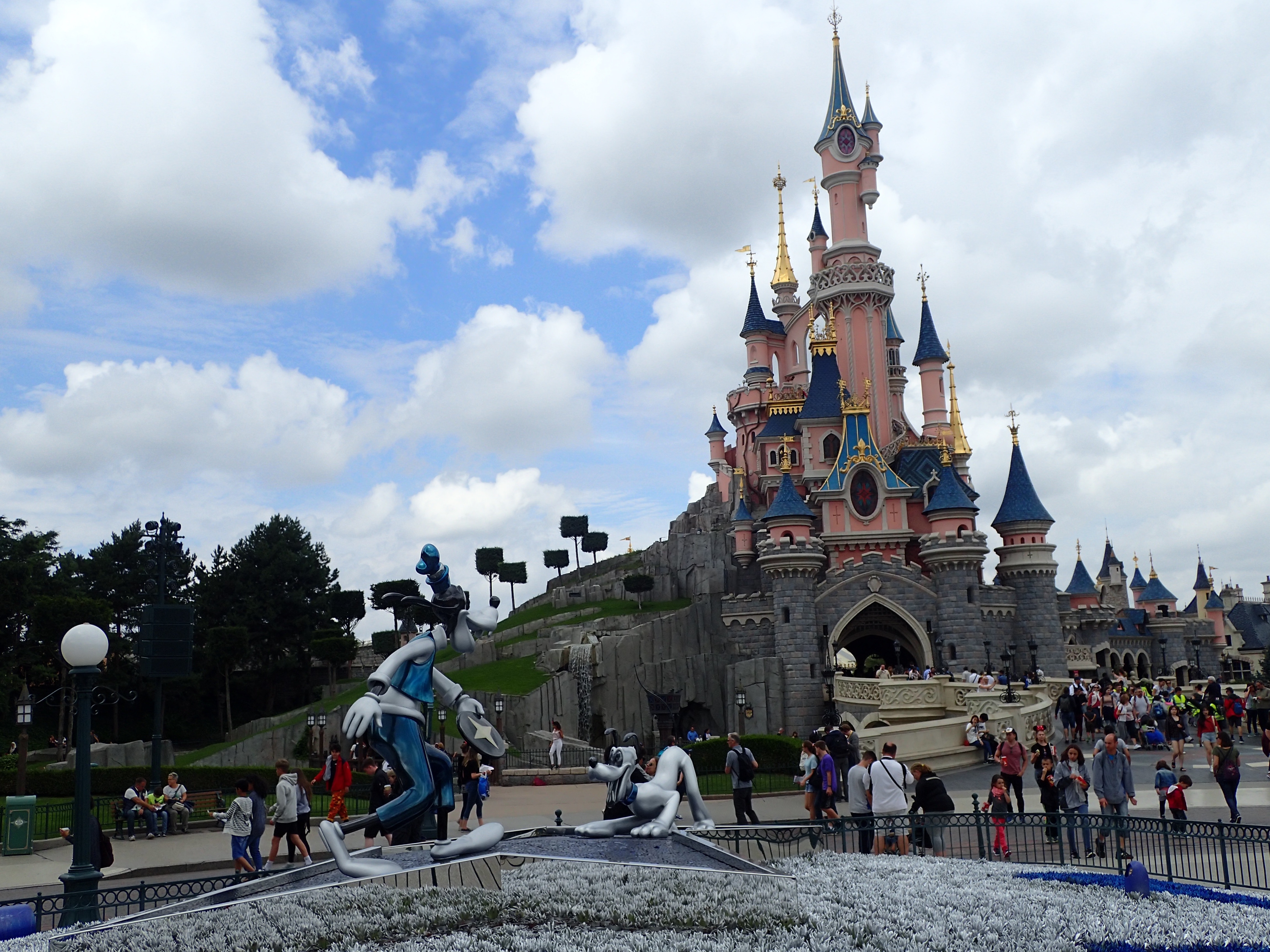 Silver goofy and pluto