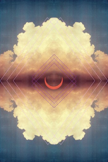 crescent_cloud_symetry