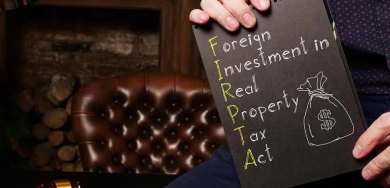 ¿Qué es FIRPTA y Cómo Afecta la Venta de una Propiedad?