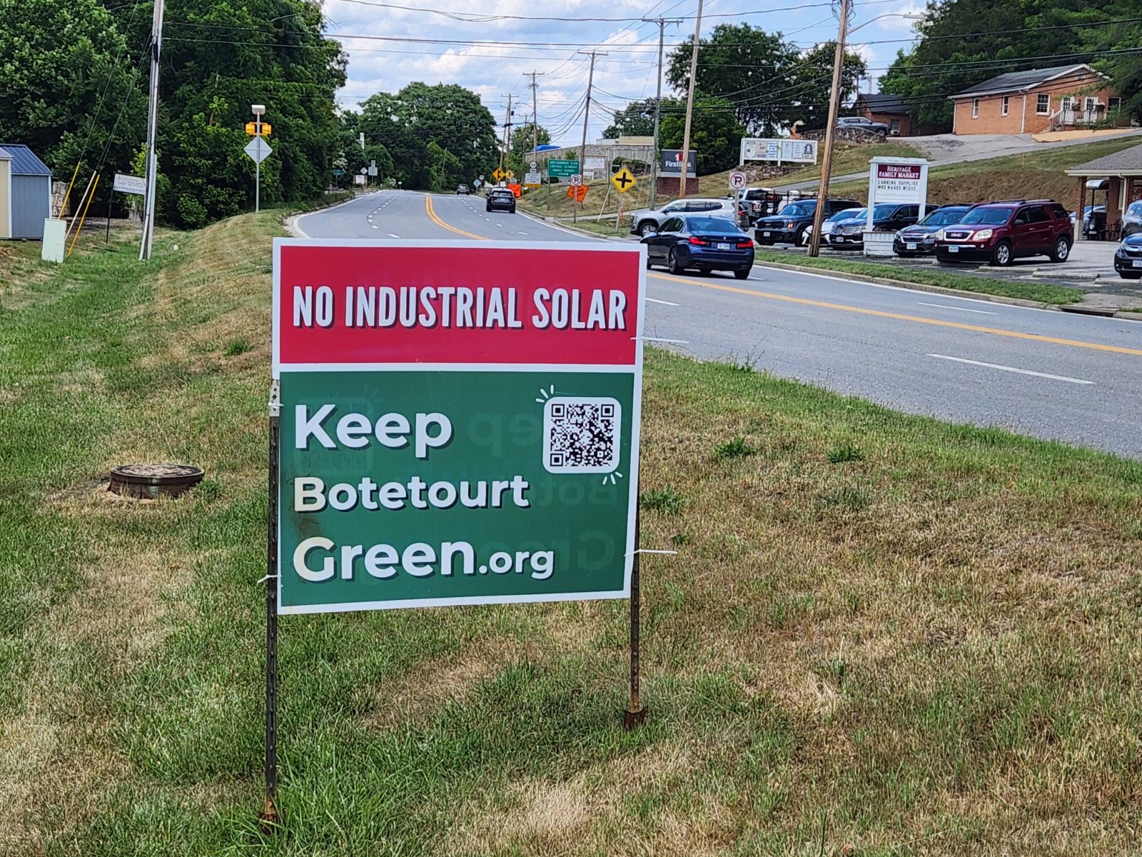 An anti-solar sign in Botetourt County. Photo by Dwayne Yancey