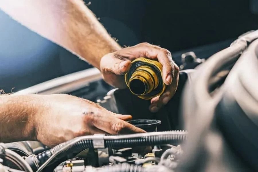 7 Symptoms of a Defective Fuel Pump Driver Module (2023)