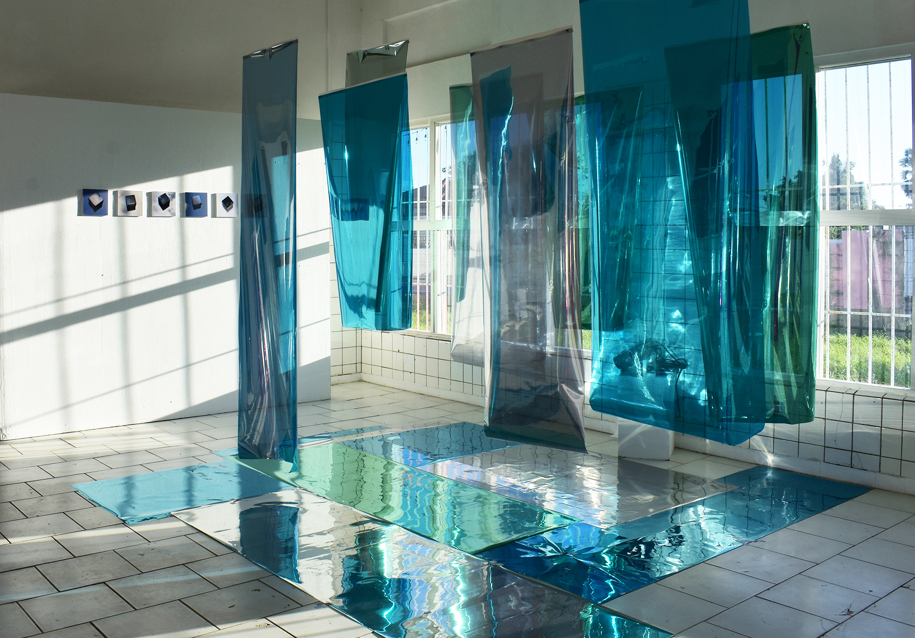 Sarabel Santos-Negrón, El paraíso no existe o la crónica del espejismo tropical, 2022.