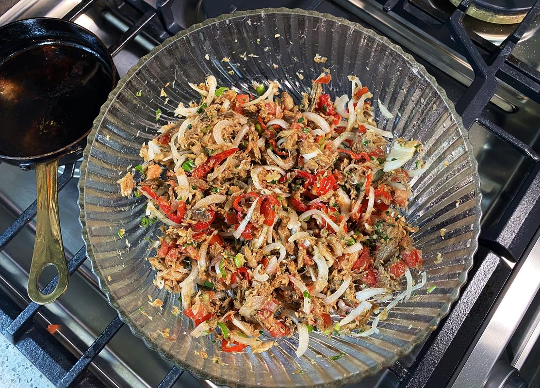 Smoked herring in a bowl