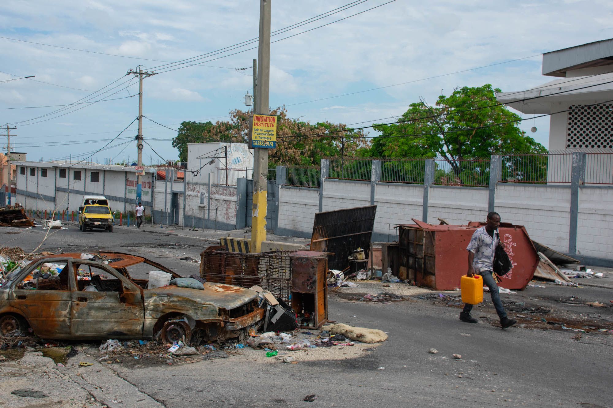 Kenyan officials arrive in Haiti