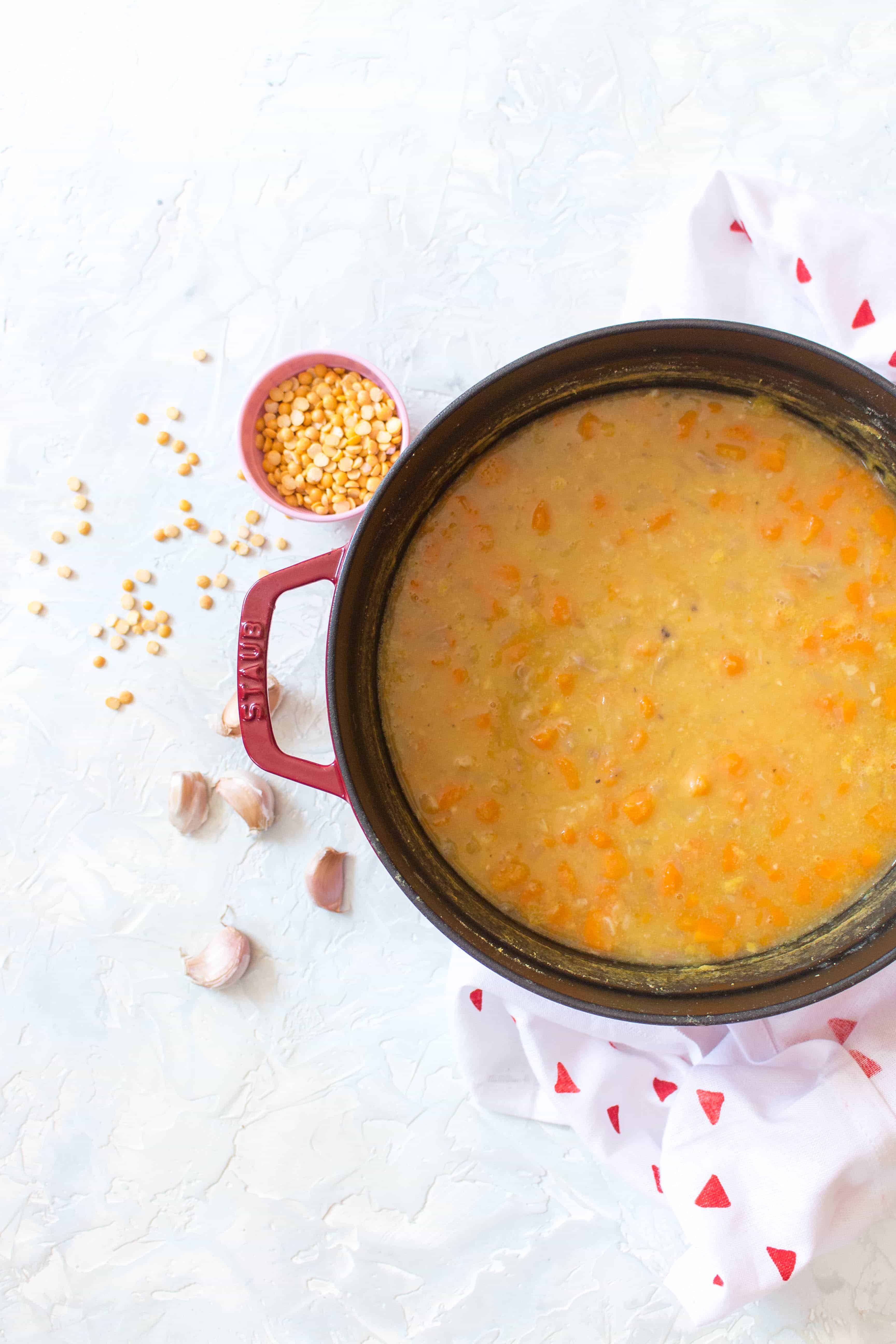 Whether you are the chef in the kitchen or always bring a dish to pass, you should check out these 20 healthy thanksgiving meal ideas. Traditional QuÃ©bÃ©cois Pea Soup #Canada150 - Carmy - Run