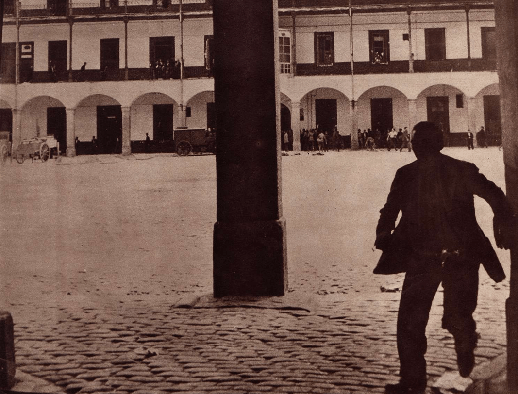 Félix Albero Trullén & Francisco Segovia García managed to storm the Cuartel de la Montaña and take images during the attack, via Biblioteca Nacional de España