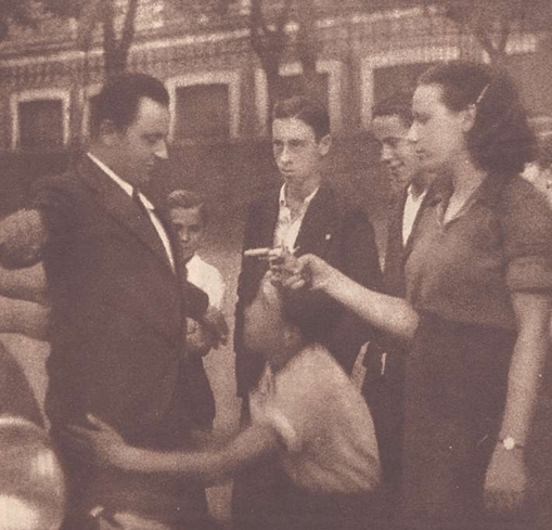 Security checkpoint in Madrid, via Félix Albero Trullén & Francisco Segovia García, Biblioteca Nacional de España