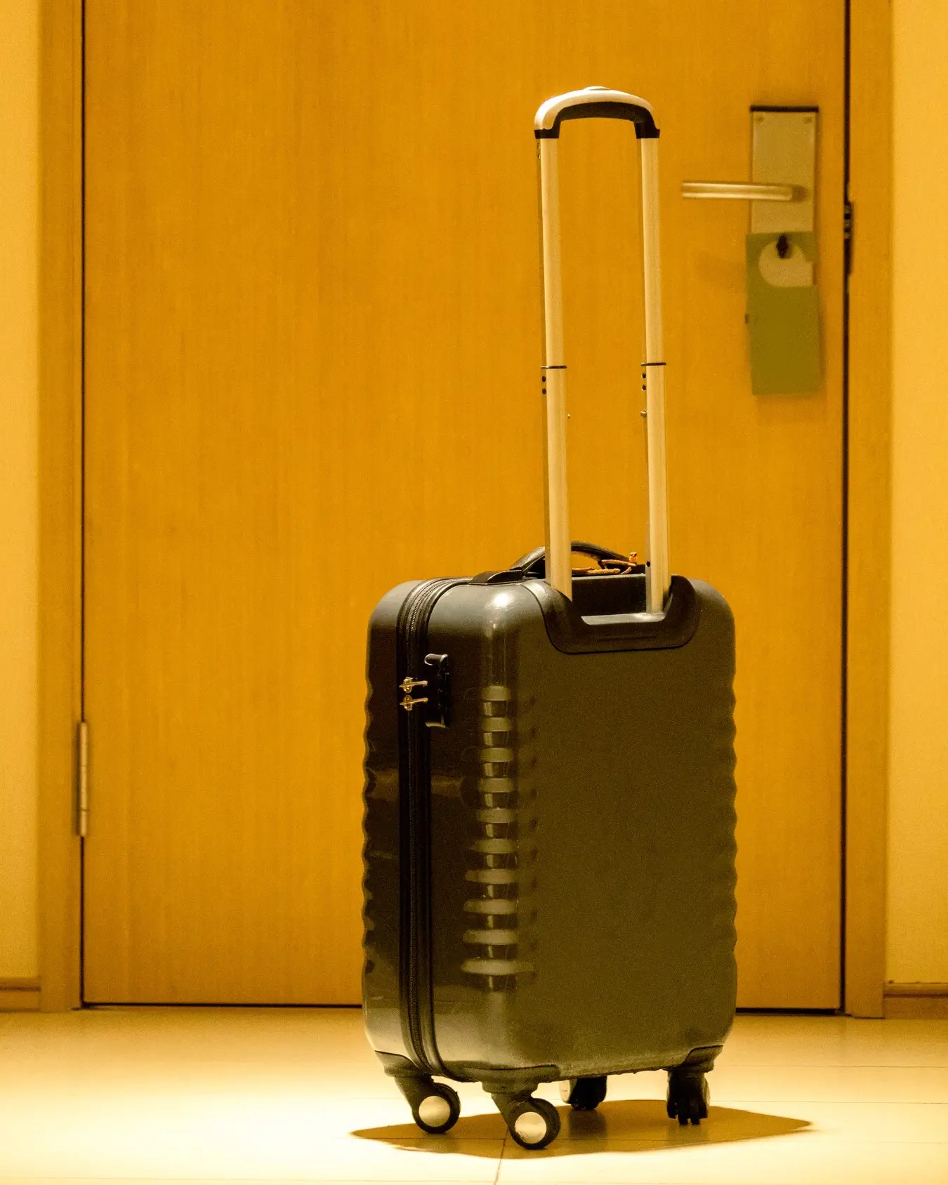 uae to uk excess luggage shipping