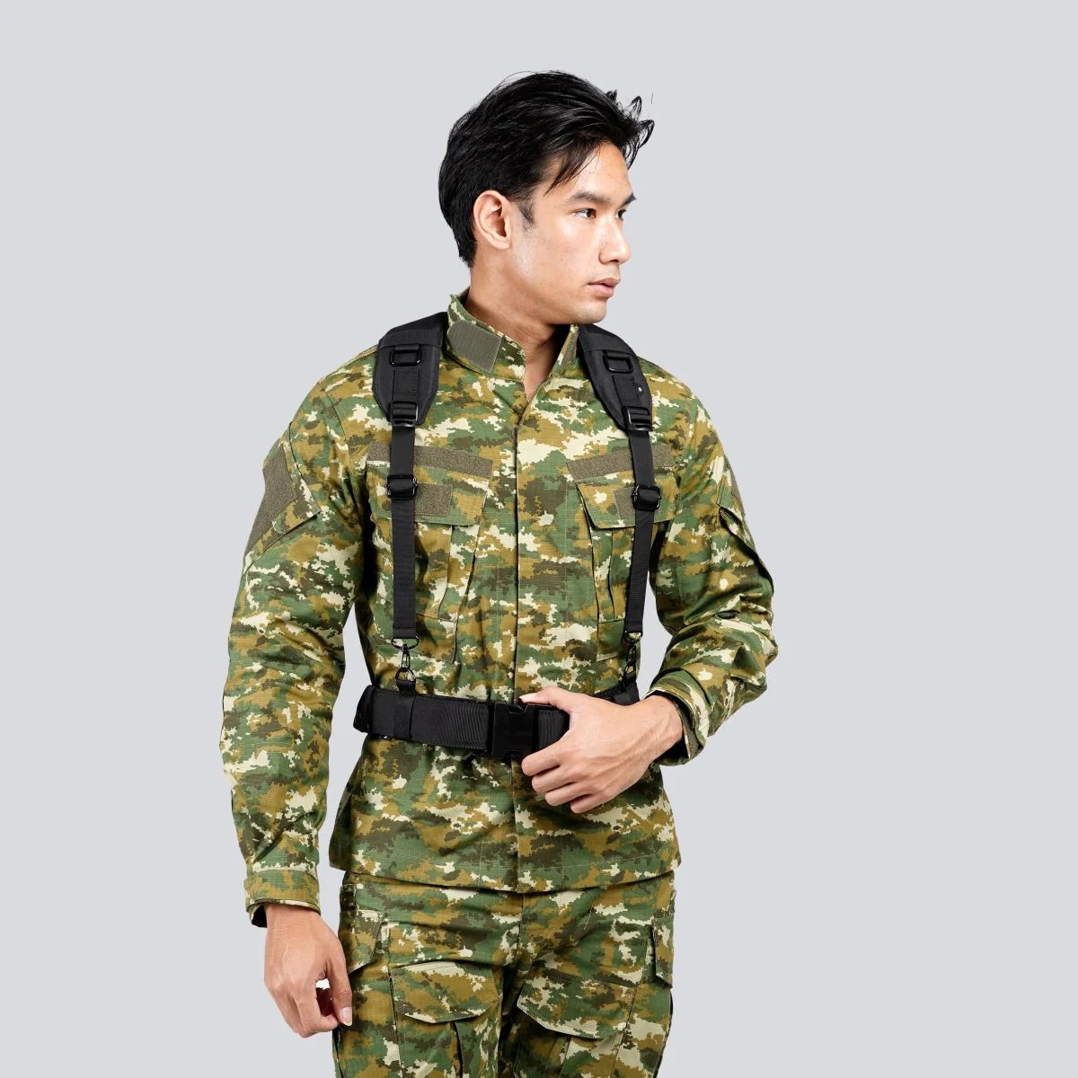 Alternative view of Dahrim Cartenz Tactical