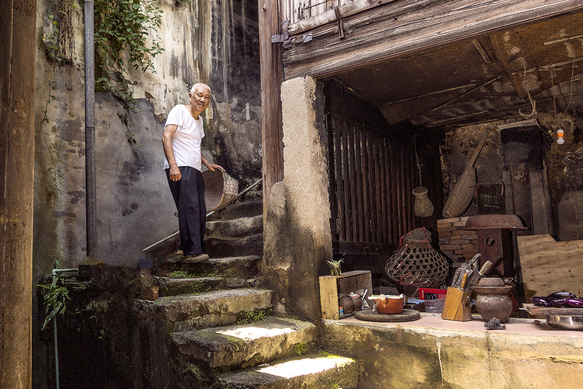 Inside a Typical Chinese Home – Daxu, China