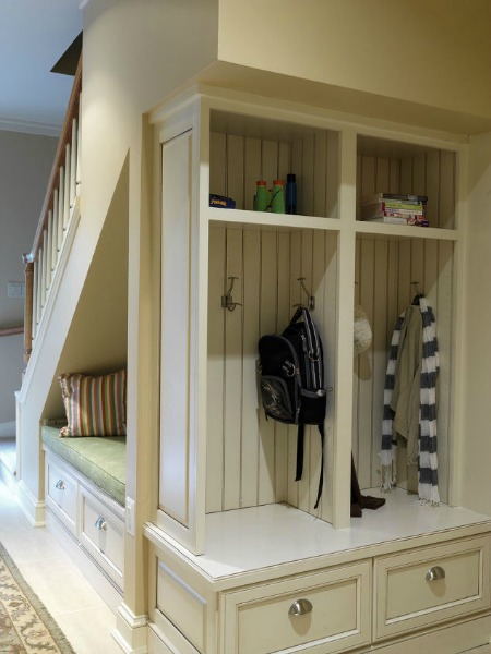 FRONT ENTRY WITH BUILT IN BENCH AND STORAGE