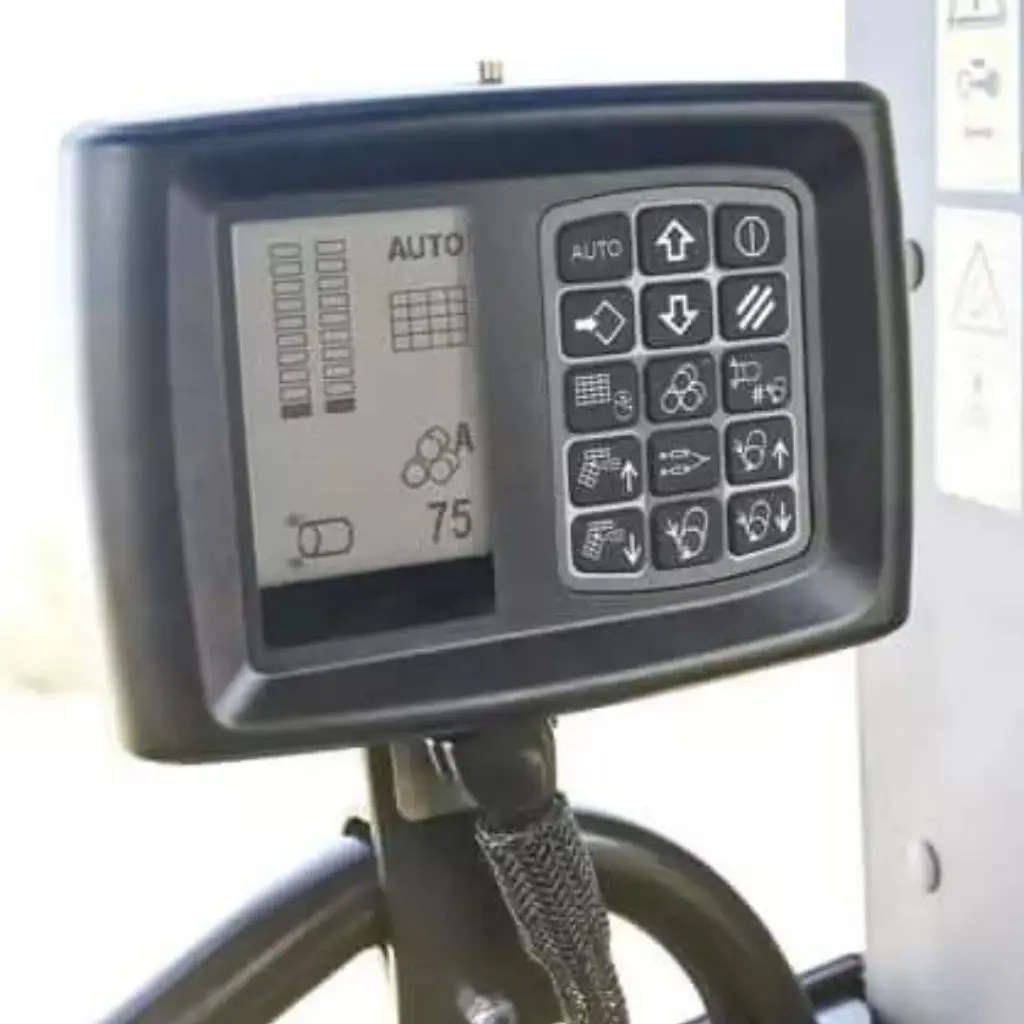 RB344 Variable chamber Baler 8