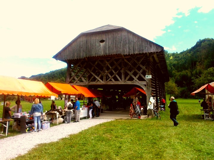 Kozolec s stojnicami