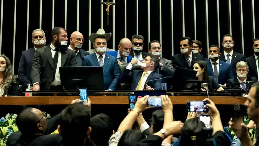 Amotinados 19092025