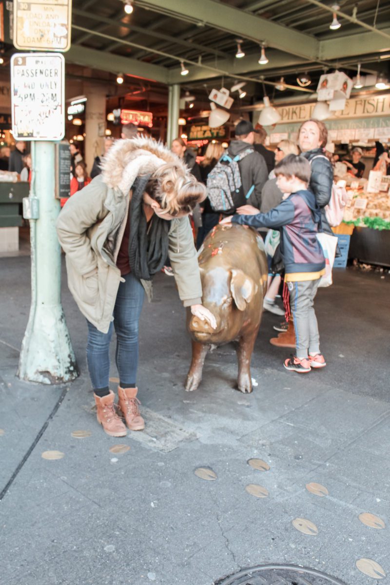 rachel the pig in pike place market