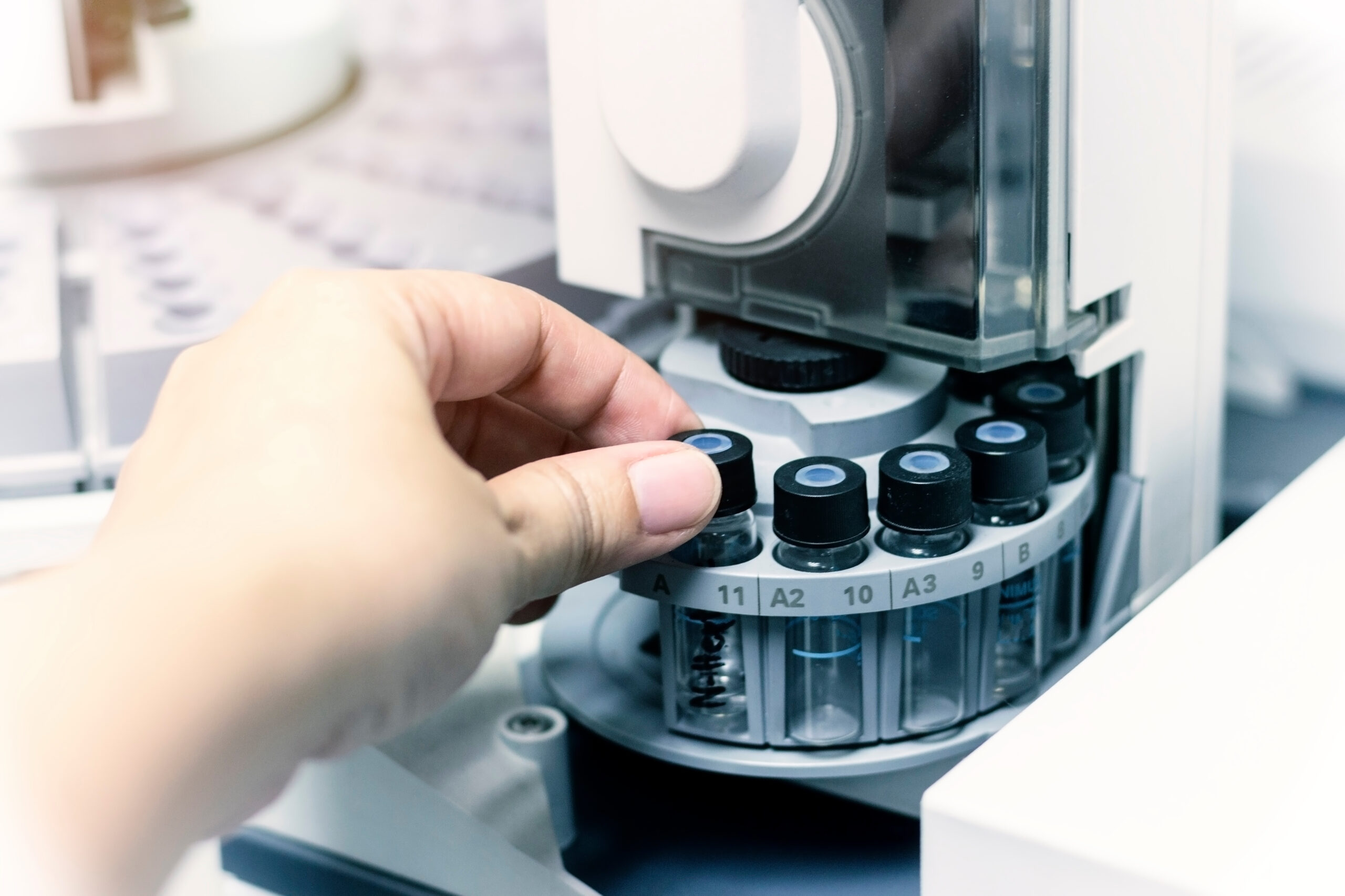 In this article, the latest developments in 2D gas chromatography are reviewed by scientists Nino Milani, Peter Schoenmakers and Bob Pirok.