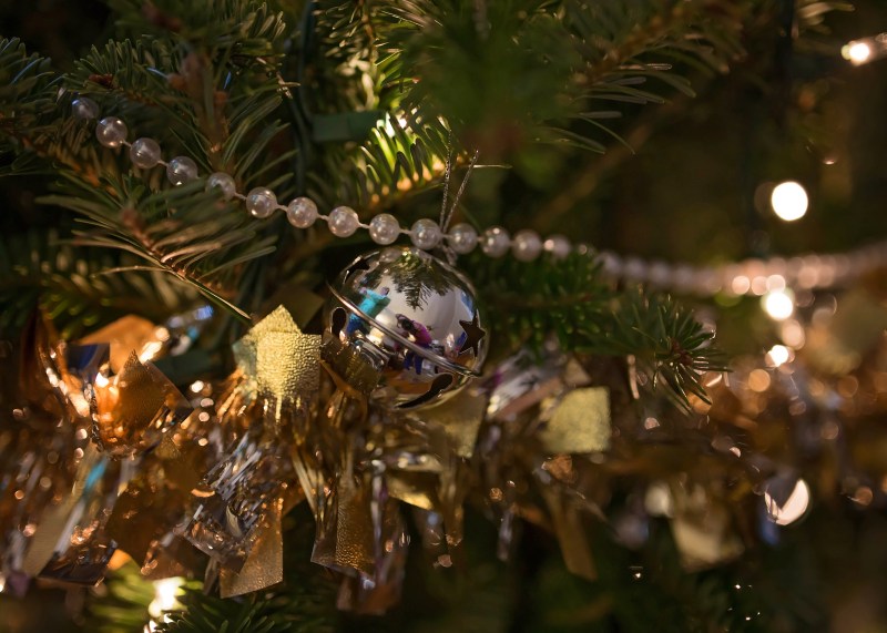 christmas tree decorations details