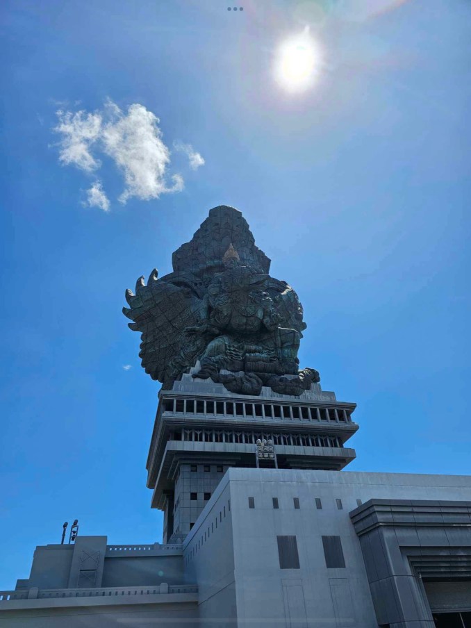 Vishnu and Garuda statue