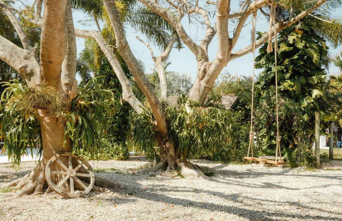 Huge Land Lagoon Cottage