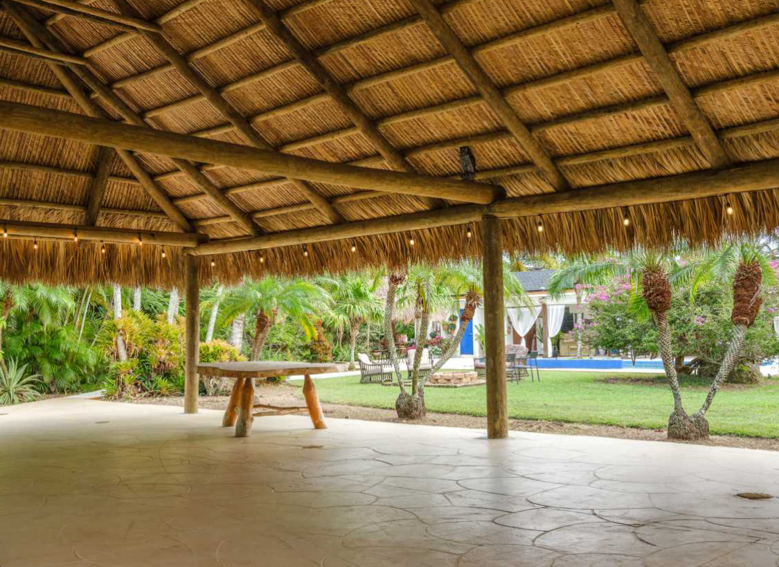 Huge Land Lagoon Cottage