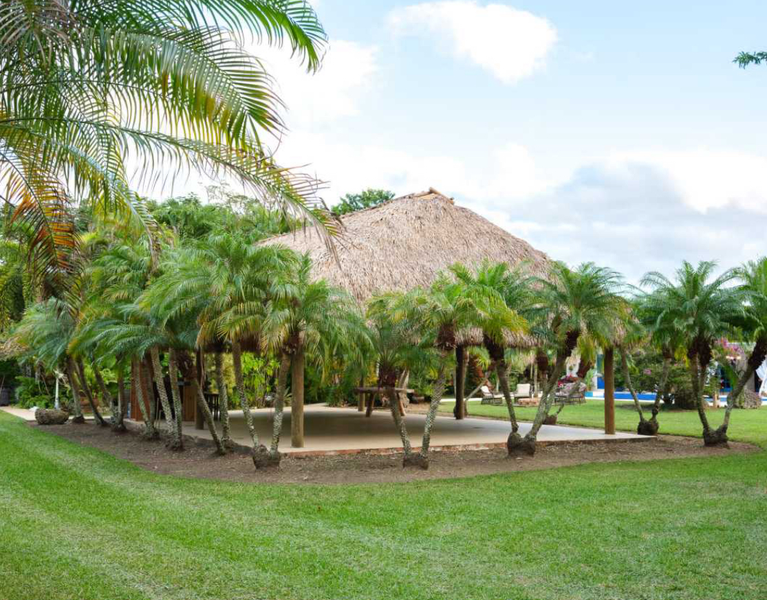 Huge Land Lagoon Cottage