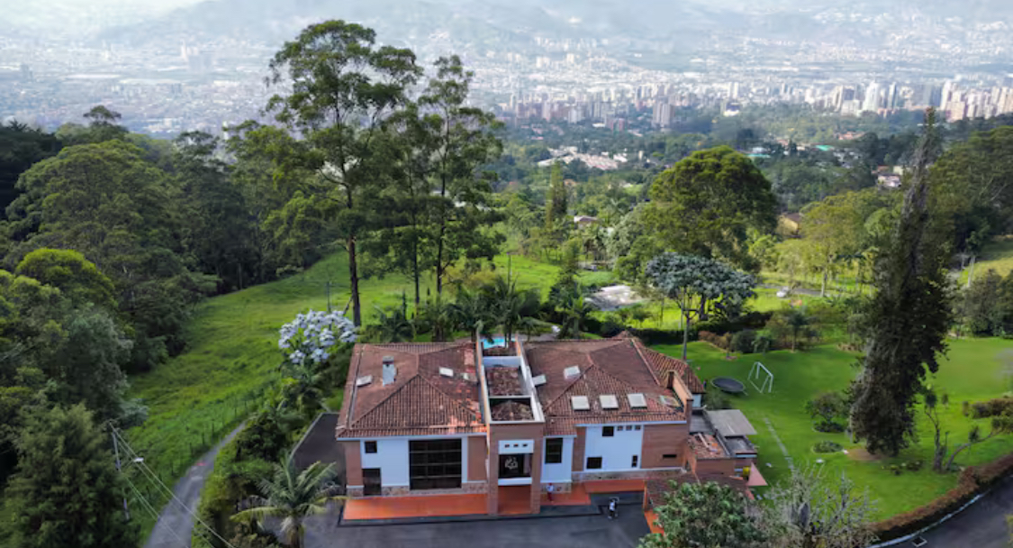 Medellín City View Home