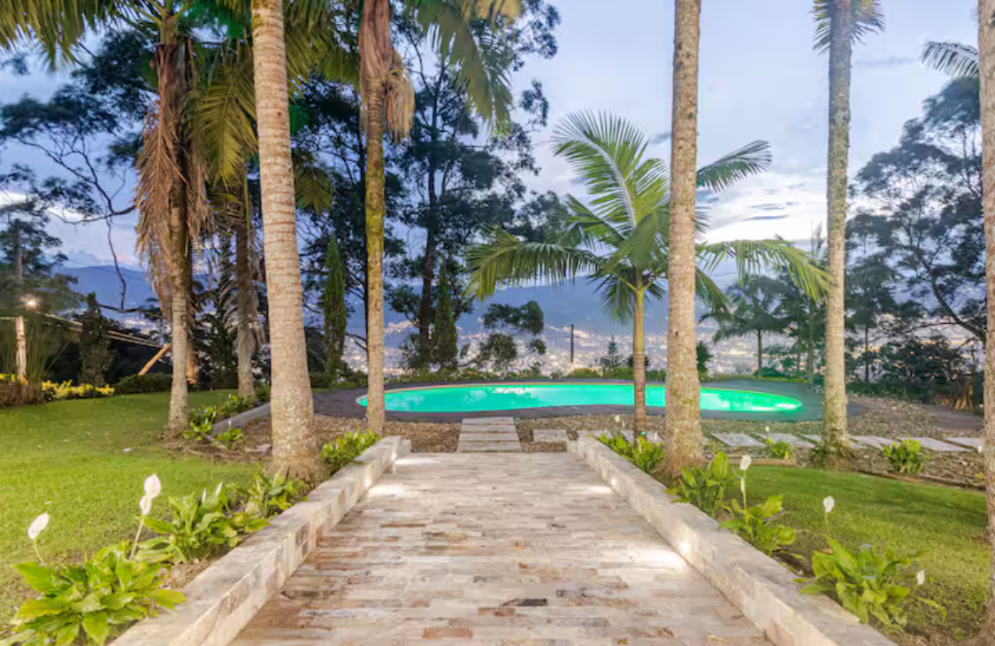 Medellín City View Home