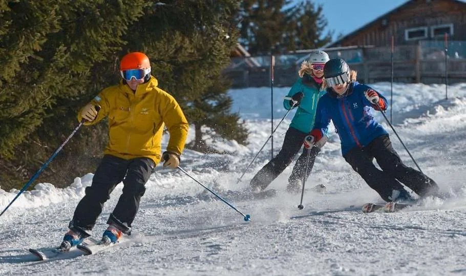 Ski in Les Gets with a good ski school