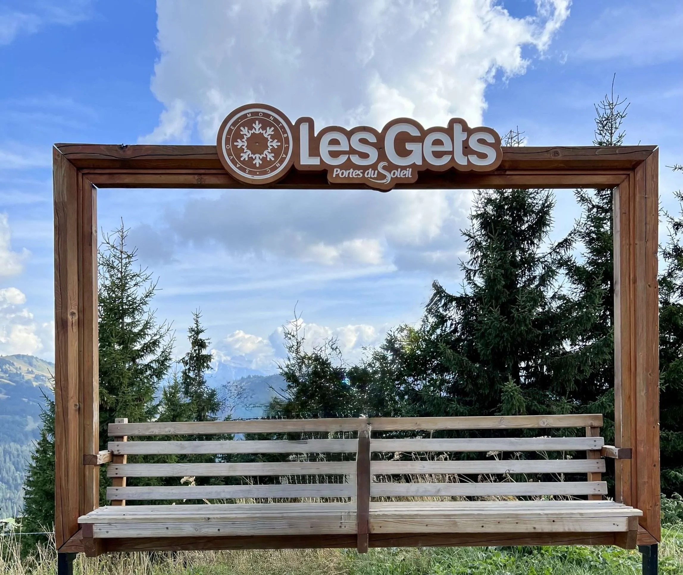 bench with frame to have photo taken on Mont Chery