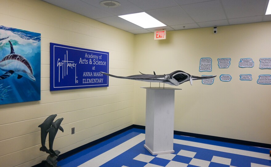 An image of the 2024 annual student project, a life-size Manta Ray. Catherine Hicks || Community News Collaborative