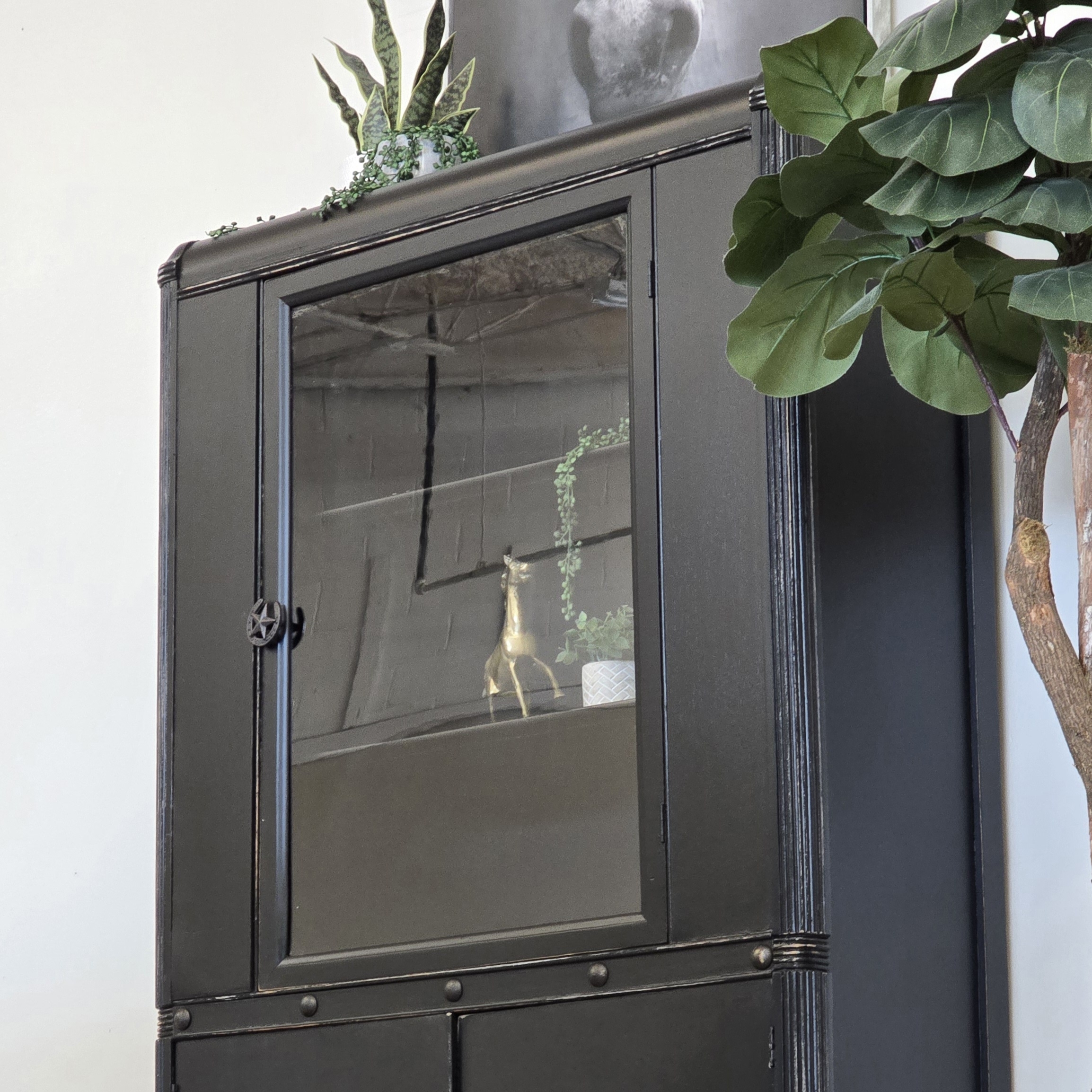 Black Western Cabinet - Image 1