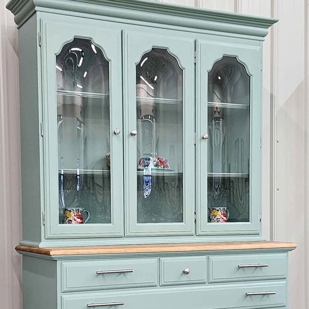 Seeded Eucalyptus Hutch