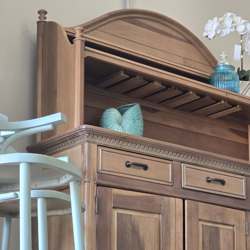 Paula Deen Hutch/Bar - Image 1