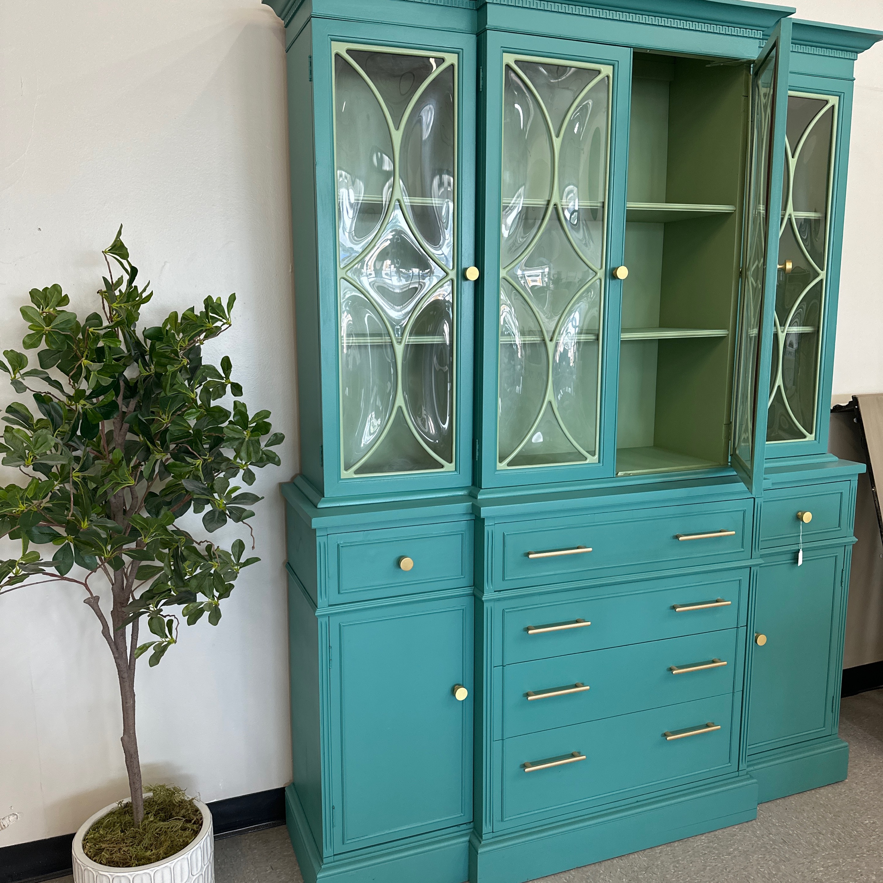 Nessie Display Cabinet w/ Bubbled Glass - Image 1