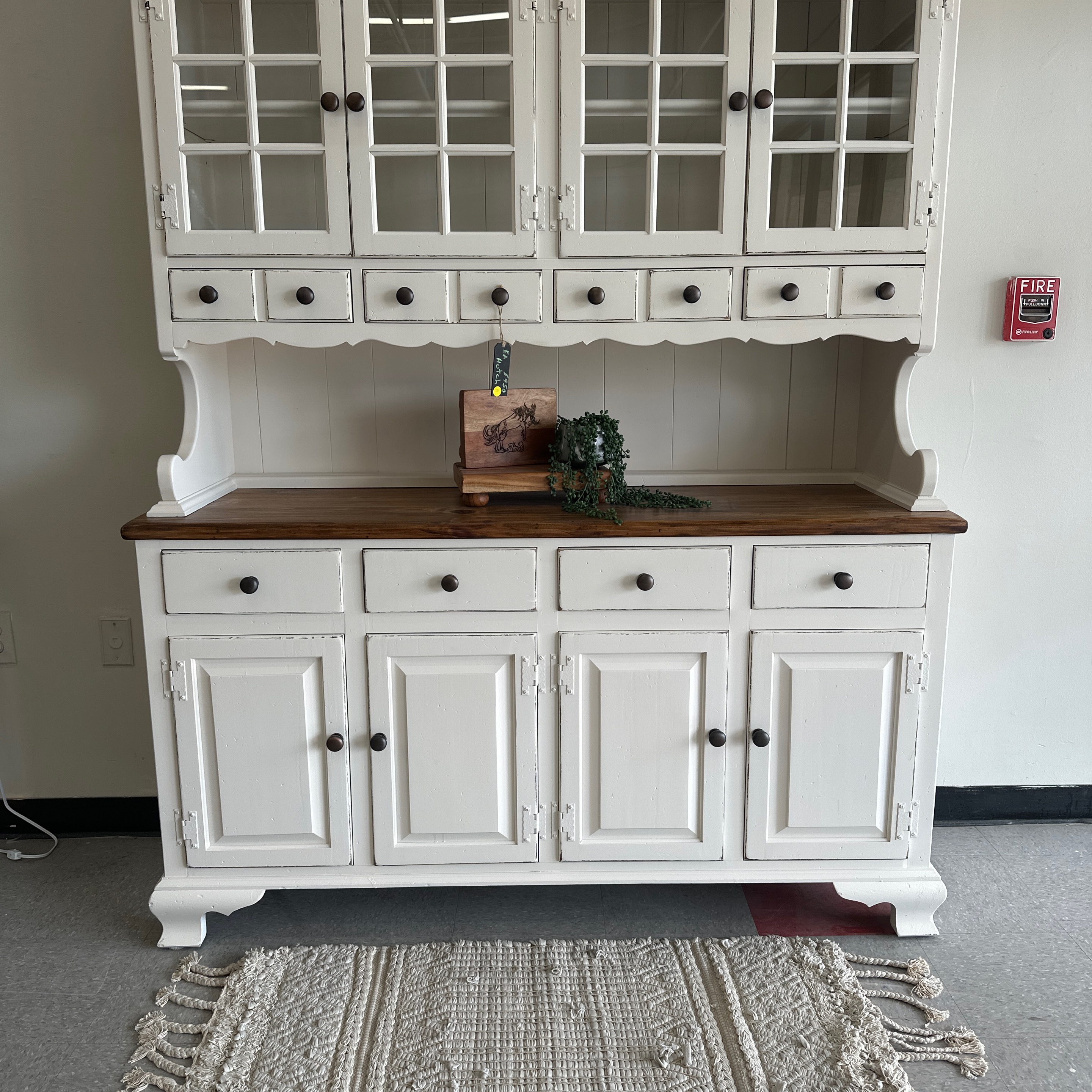 Ethan Allen Reliable White 2-Piece Hutch