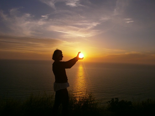 Pe coasta de vest a Lefkadei soarele apune în mare