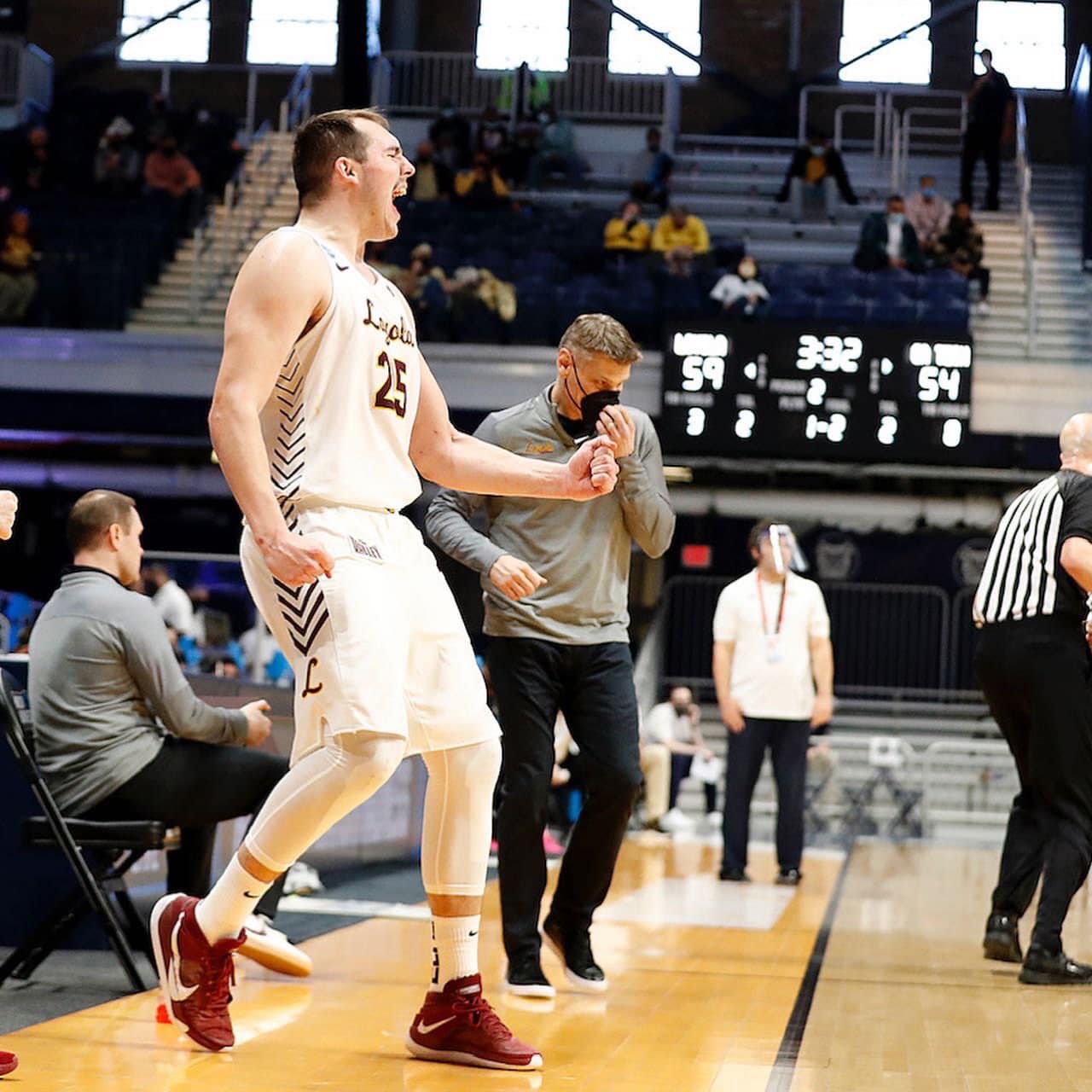 Loyola Chicago basketball