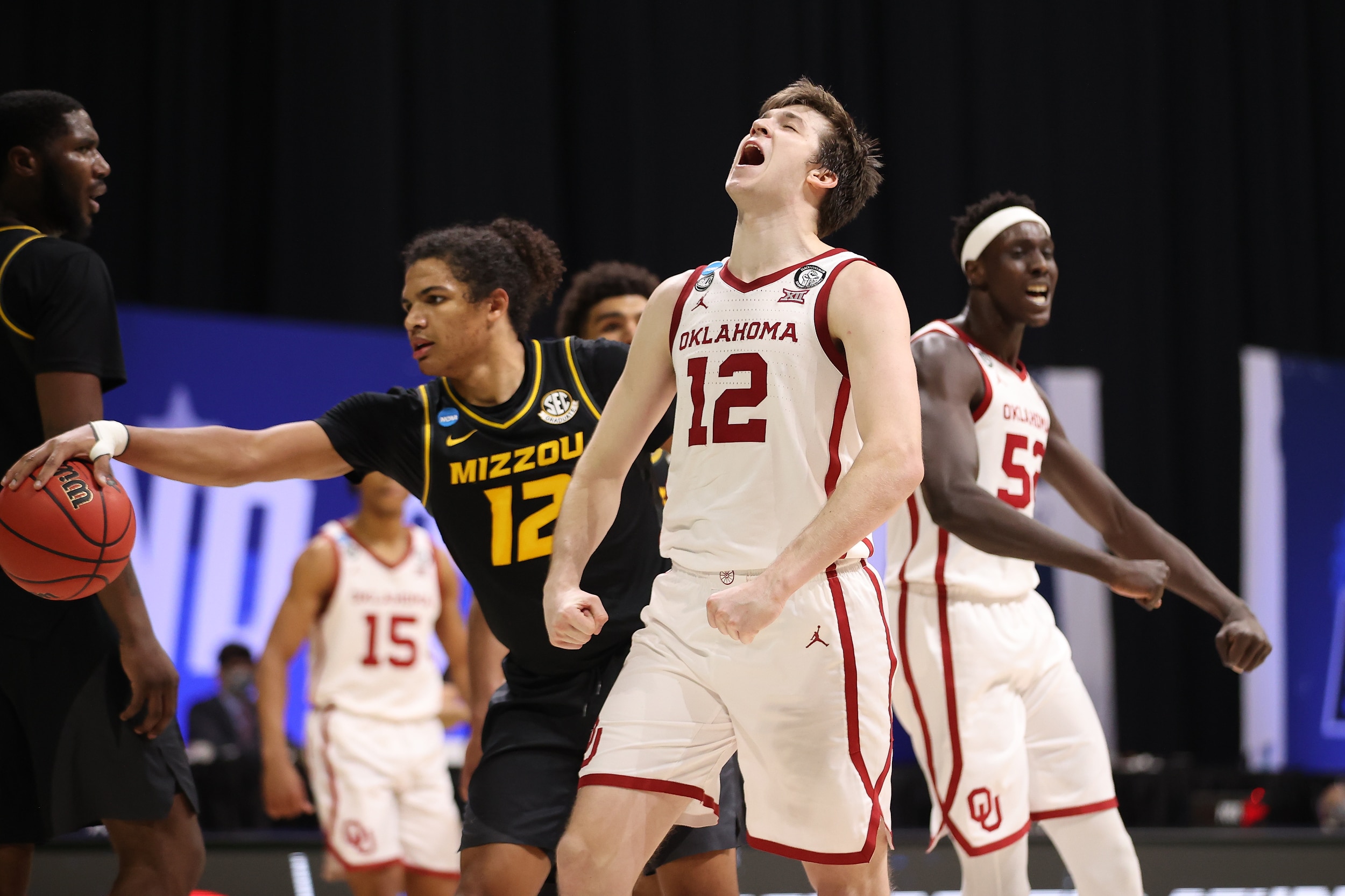 Oklahoma advances to the second wound with a gut-wrenching victory.